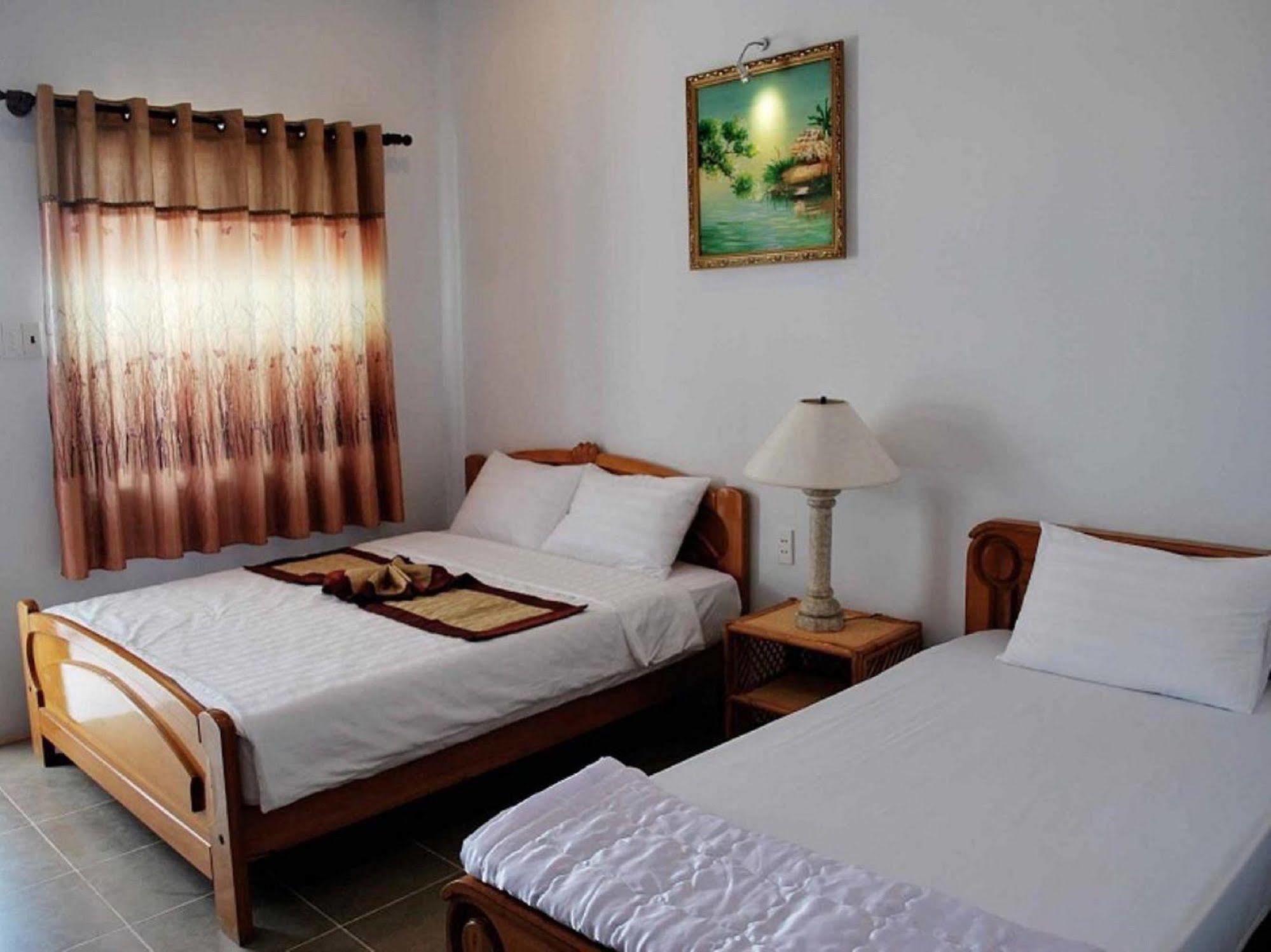 Phi Yen Hotel Chi Khu Co Ong Esterno foto
