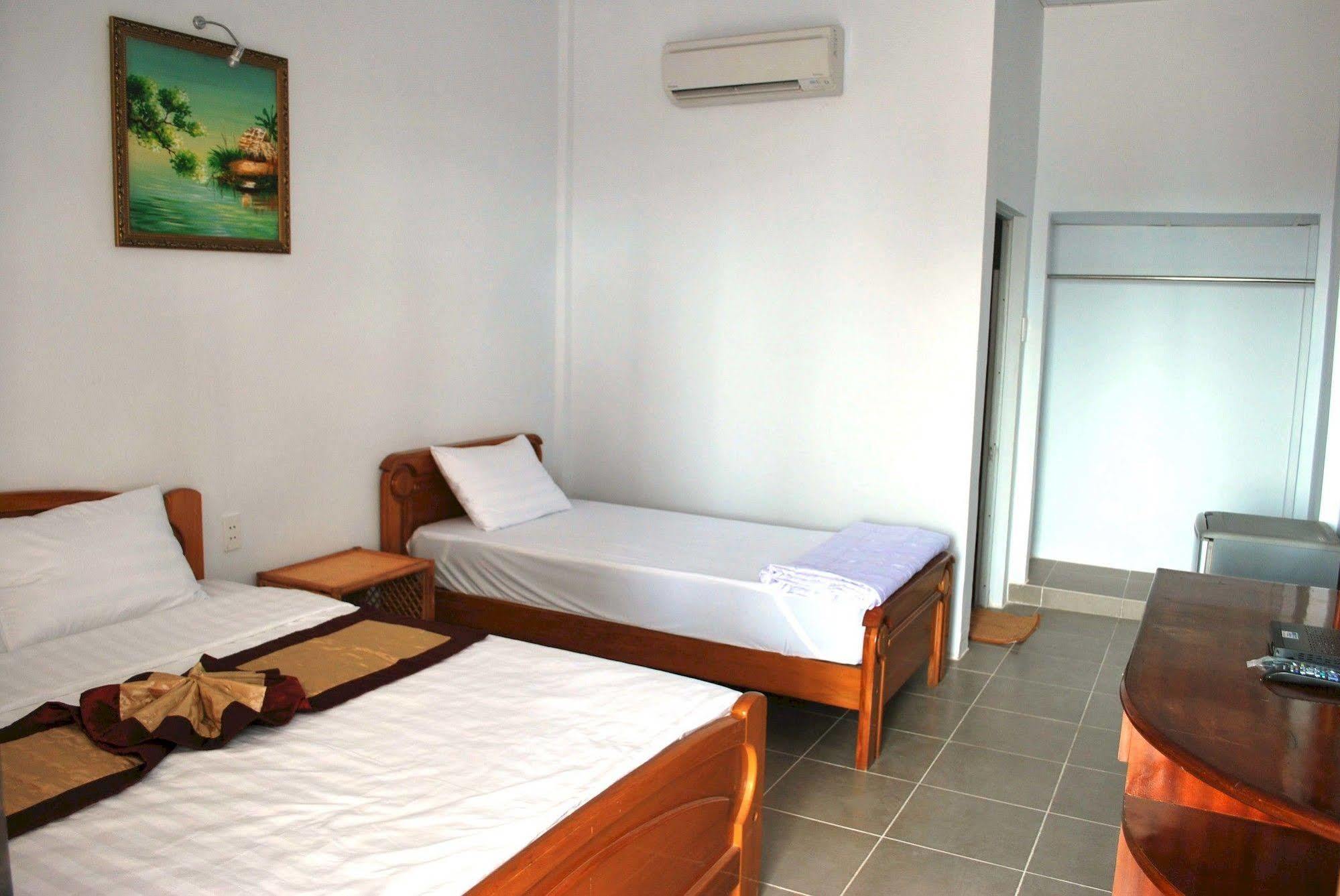 Phi Yen Hotel Chi Khu Co Ong Esterno foto