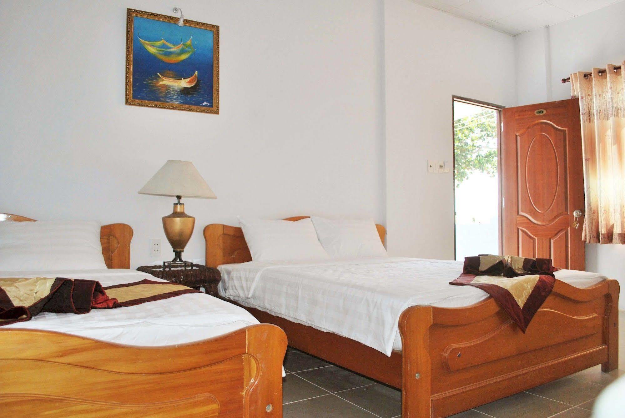 Phi Yen Hotel Chi Khu Co Ong Esterno foto