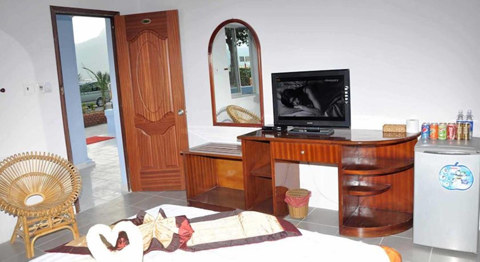 Phi Yen Hotel Chi Khu Co Ong Esterno foto