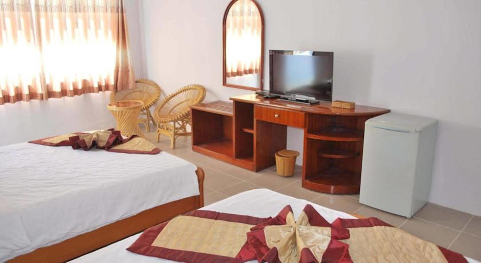 Phi Yen Hotel Chi Khu Co Ong Esterno foto